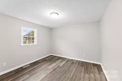 216 E Alabama Avenue, Bessemer City, NC 28016 - Photo 18