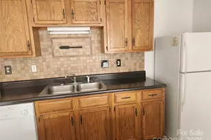 9511-A Shannon Green Dr, Charlotte, NC 28213 - Photo 6