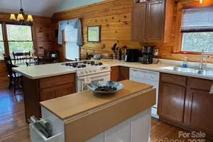 408 Dora Ln, Bakersville, NC 28705 - Photo 10