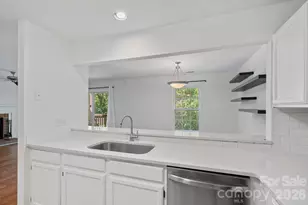 3302 Selwyn Farms Ln, Charlotte, NC 28209 - Photo 12