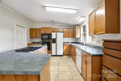 1116 W Lewis Ferry Road, Statesville, NC 28677 - Photo 12