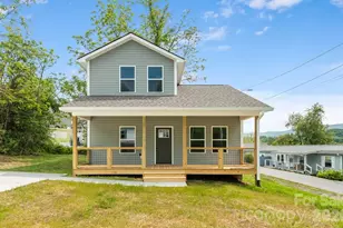 102 Babb St, Waynesville, NC 28786 - Photo 1