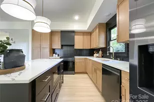 3826 Yorkford Dr, Charlotte, NC 28269 - Photo 8