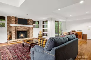 1380 Skunk Hollow Rd, Campobello, SC 29322 - Photo 12