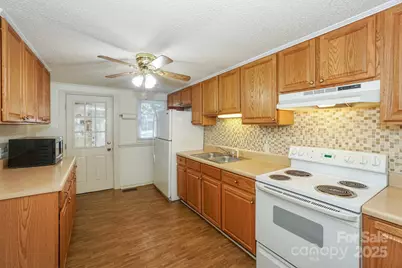 418 S Spargo Street, Dallas, NC 28034 - Photo 10