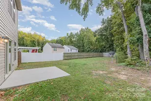 2617 Riley Woods Ln, Charlotte, NC 28269 - Photo 16