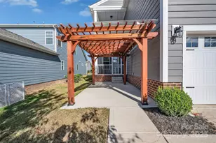 6130 Cloverdale Dr, Tega Cay, SC 29708 - Photo 4