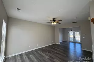 1140 Hannah Rae Ct, Charlotte, NC 28214 - Photo 4