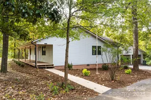 1210 29th Ave Dr NE, Hickory, NC 28601 - Photo 2