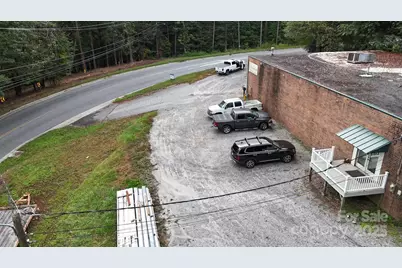 1525 9th Avenue SE, Hickory, NC 28602 - Photo 2