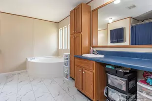 413 E 25th St, Kannapolis, NC 28083 - Photo 8