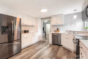 413 E 25th St, Kannapolis, NC 28083 - Photo 4