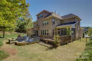 16300 Doves Canyon Ln, Charlotte, NC 28278 - Photo 2