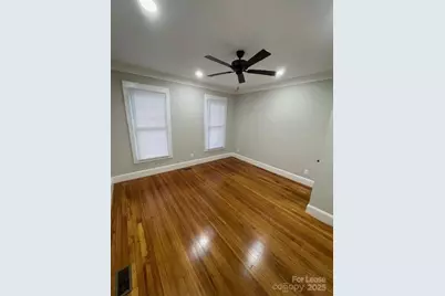 210 W 8th Avenue, Gastonia, NC 28052 - Photo 4