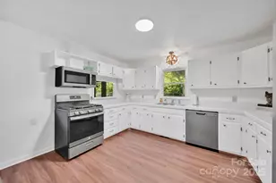 172 Timberlane Dr, Etowah, NC 28729 - Photo 6