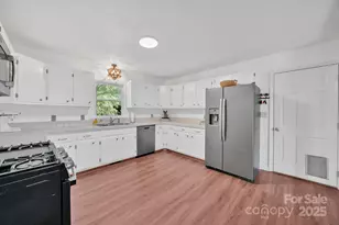 172 Timberlane Dr, Etowah, NC 28729 - Photo 4