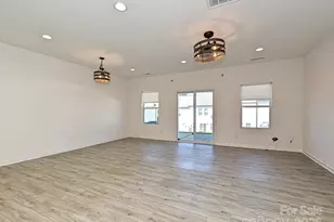 11026 Pagebrook Ln, Charlotte, NC 28214 - Photo 8