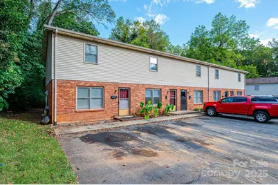 1051 3rd Street SE, Hickory, NC 28602 - Photo 4