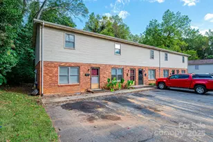 1051 3rd St SE, Hickory, NC 28602 - Photo 4