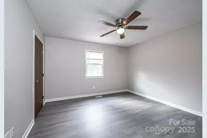 1051 3rd Street SE, Hickory, NC 28602 - Photo 28