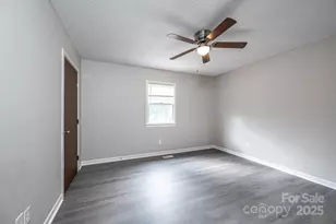 1051 3rd St SE, Hickory, NC 28602 - Photo 28