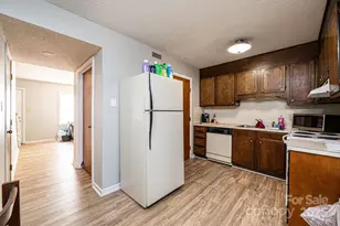 1051 3rd St SE, Hickory, NC 28602 - Photo 36