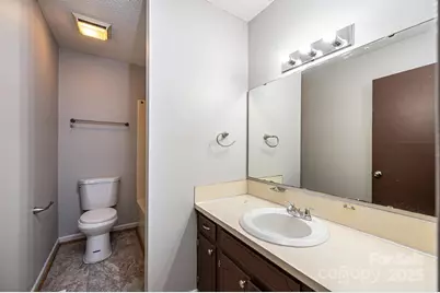 1051 3rd Street SE, Hickory, NC 28602 - Photo 26