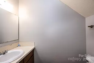 1051 3rd St SE, Hickory, NC 28602 - Photo 34