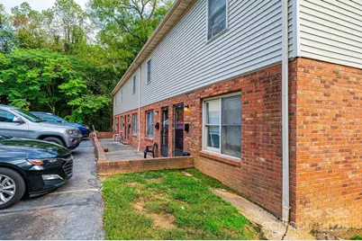 1051 3rd Street SE, Hickory, NC 28602 - Photo 8