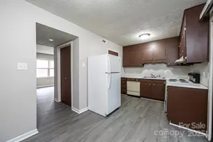 1051 3rd St SE, Hickory, NC 28602 - Photo 18