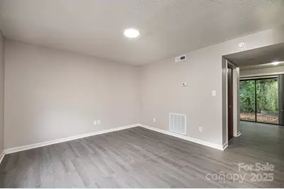 1051 3rd Street SE, Hickory, NC 28602 - Photo 12