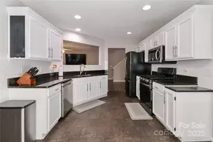 8815 Laurel Run Dr, Charlotte, NC 28269 - Photo 10