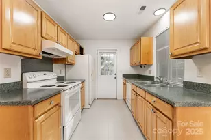 2319 Oak Leigh Dr, Charlotte, NC 28262 - Photo 4