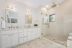 2001 Renner St, Charlotte, NC 28216 - Photo 32