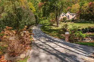 295 Laurel Ridge Dr, Waynesville, NC 28786 - Photo 2