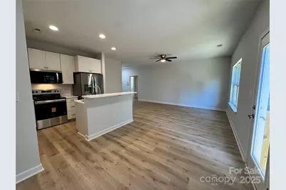 1215 1/2 Mountain Avenue, Gastonia, NC 28052 - Photo 8