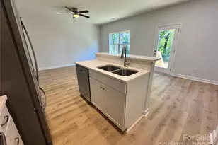 1215 1/2 Mountain Ave, Gastonia, NC 28052 - Photo 10