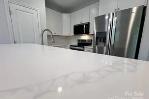 1215 1/2 Mountain Ave, Gastonia, NC 28052 - Photo 4