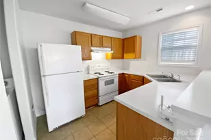 2643 Meadow Knoll Dr, Charlotte, NC 28269 - Photo 6