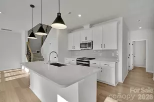 8817 Arrington Hall Dr, Charlotte, NC 28215 - Photo 6