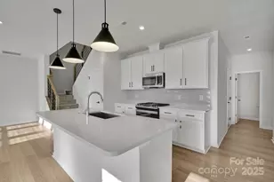 8817 Arrington Hall Dr, Charlotte, NC 28215 - Photo 6