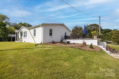 2625 20th Street Lane NE, Hickory, NC 28601 - Photo 4