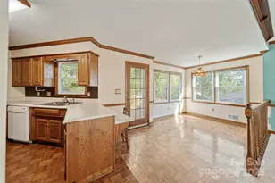 400 Woodson Ct, Spartanburg, SC 29303 - Photo 10