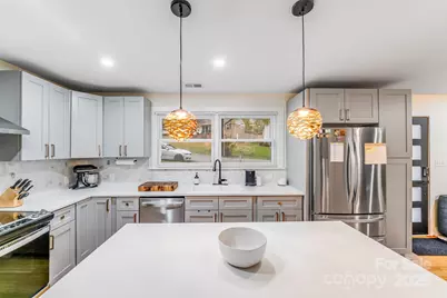 4910 Valley Stream Road, Charlotte, NC 28209 - Photo 12