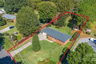 2033 Kimway Dr, Matthews, NC 28105 - Photo 4