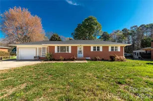 2033 Kimway Dr, Matthews, NC 28105 - Photo 1