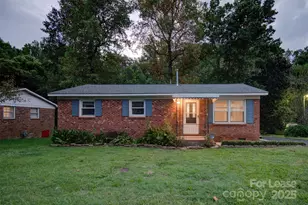 421 E McLelland Ave, Mooresville, NC 28115 - Photo 1