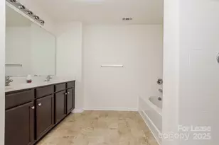 3431 Victoria Brook Ln, Charlotte, NC 28208 - Photo 8