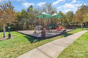 8437 Kilmartin Ln, Charlotte, NC 28269 - Photo 22