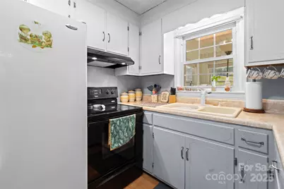 2598 Conner Circle, Lenoir, NC 28645 - Photo 6